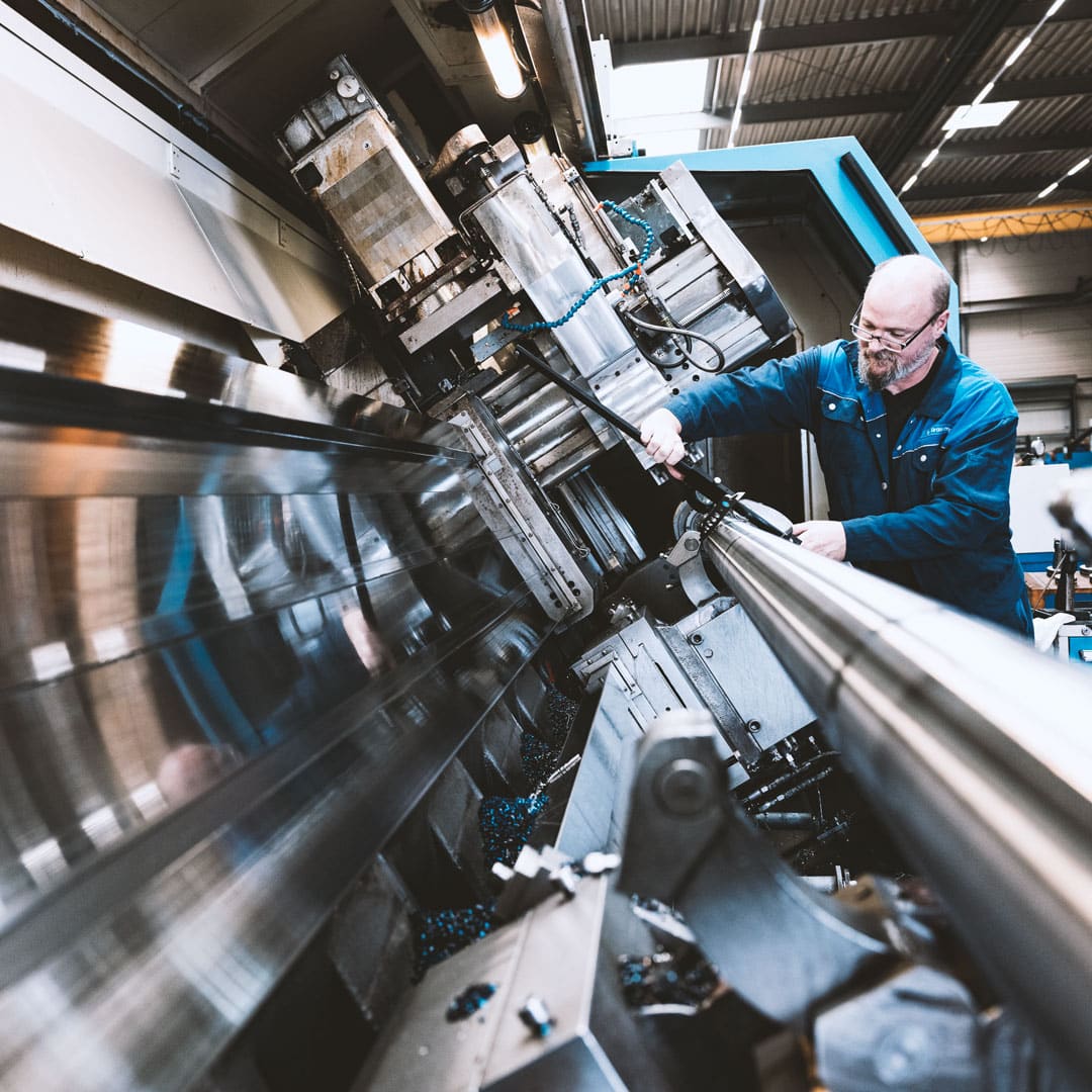 Mechanical Processing of Stainless Steel Components - Manufacturing Technology Gustav Grimm